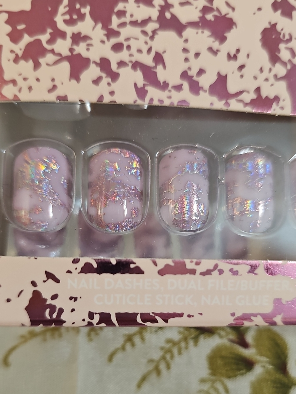 Red Aspen Pink Iridescent Press-On Nail Set - Picture 2 of 3